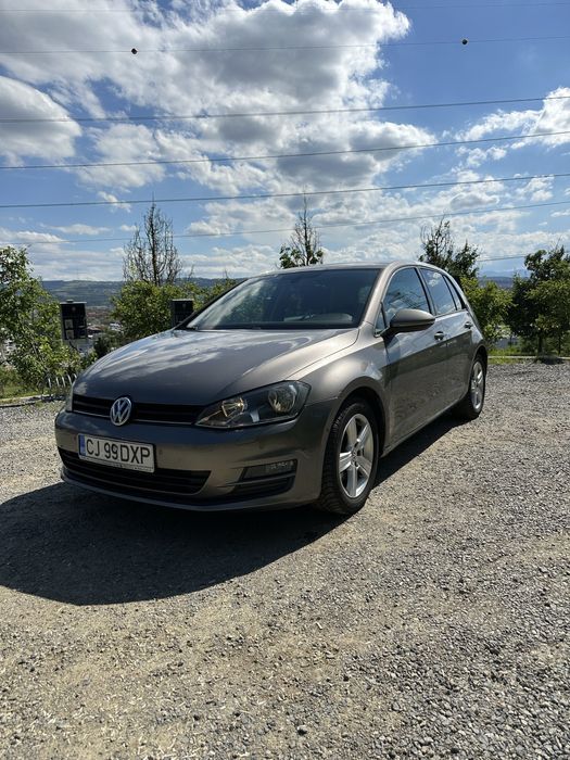 VOLKSWAGEN Golf 2013