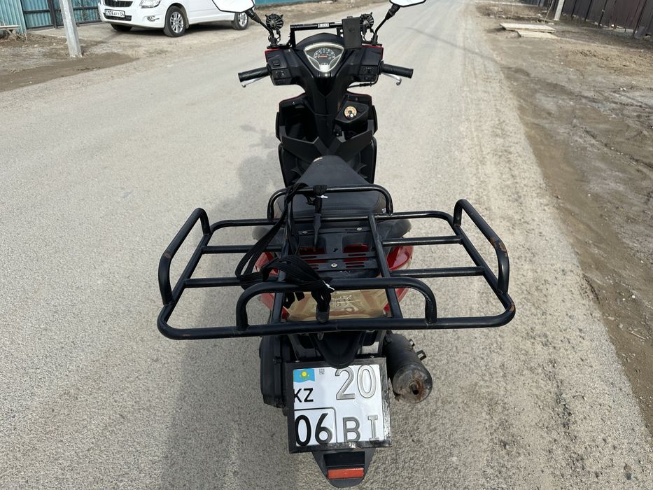 Мопед сатылады …….