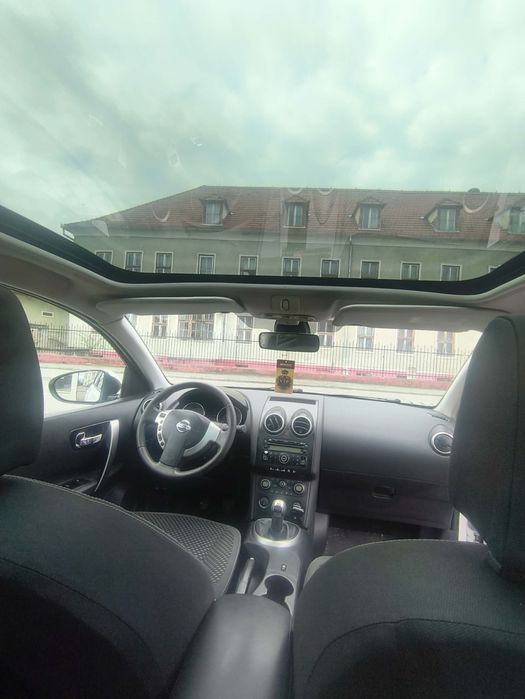 Vând nisan qashqai 1.6 benzina in stare foarte buna cu toate actele la zii