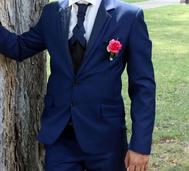 Costum barbati mărimea 48