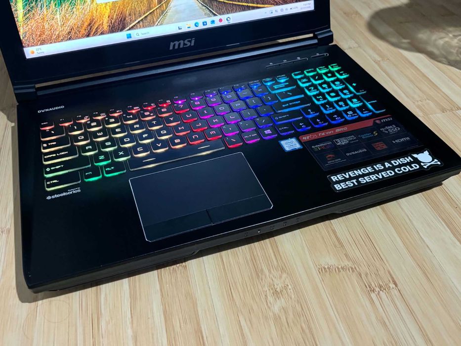 Laptop Msi TITAN GT63 i7 cu GTX 1080 de 8GB si 32 GB RAM