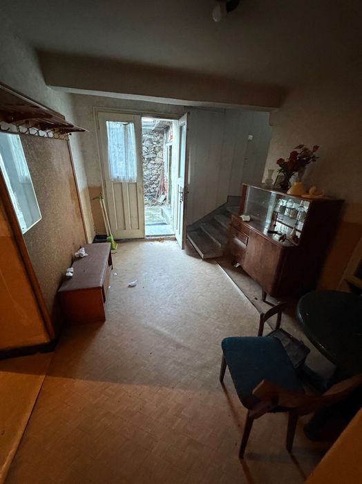 Каща с двор от Сабственик