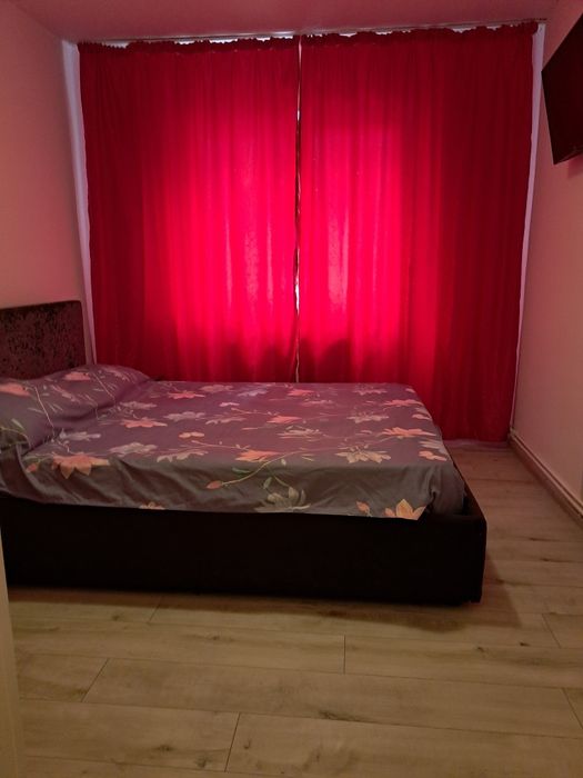 SE INCHIRIAZA Apartament Cu 2 camere