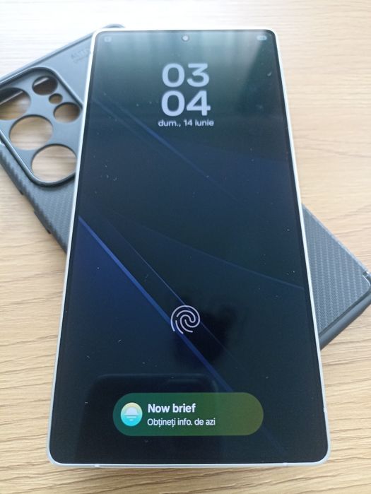 Samsung S25 Ultra impecabil