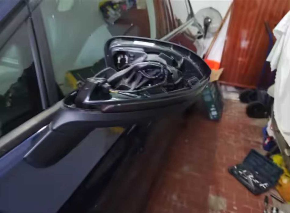 Динамични бягащи мигачи за огледалата за VW Golf Голф черни жълти