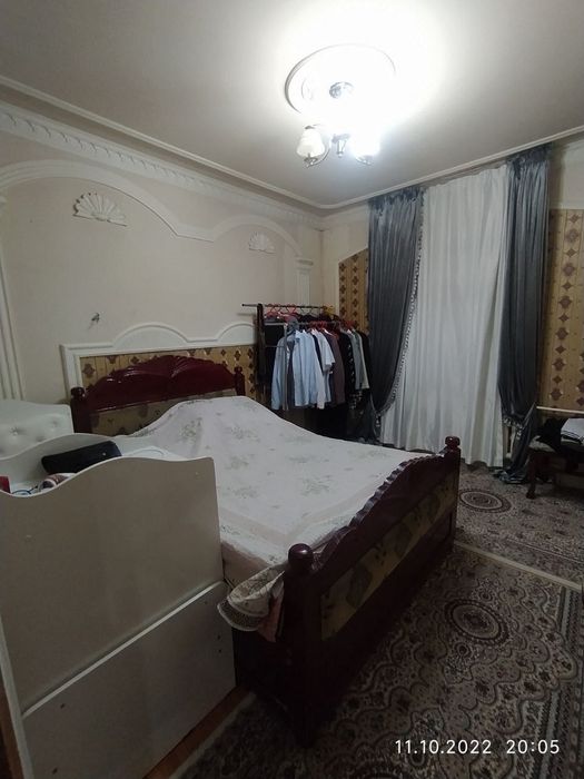 Yangi hayot tumanida 4 xonali uy arzon narxda sotiladi