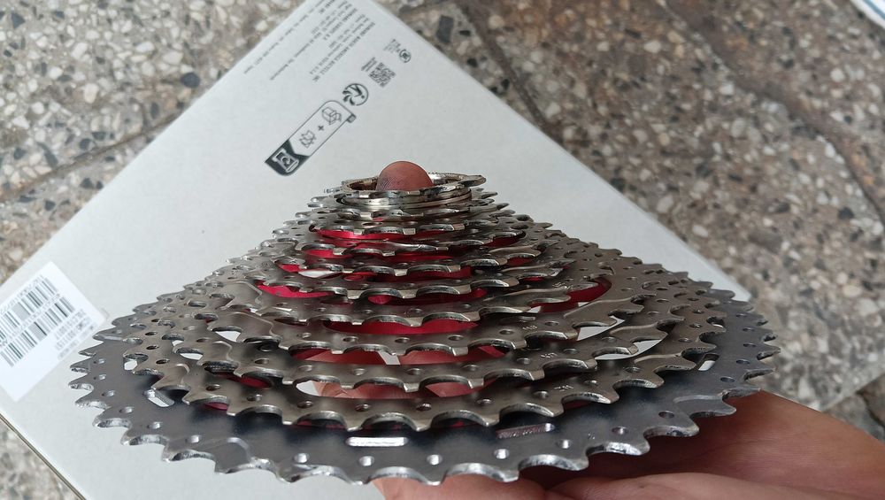 Продавам Касета  SUNRACE