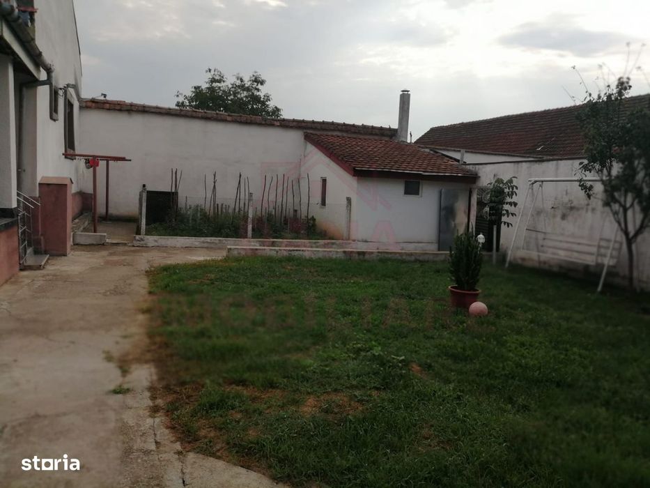 Proprietate Cu 2 Case Și Curte\Valea Timișului\Jud.cs