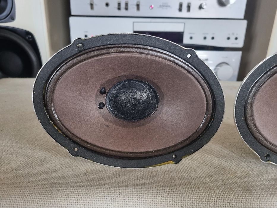 Set Difuzoare Medii Grundig. 4 ohms, 6 watts, 17,5x12,7 cm. Impecabile