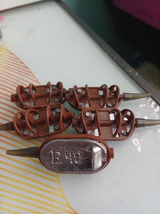 Хранилка за фидер 0.40гр.Силиконови примамки Фанатик