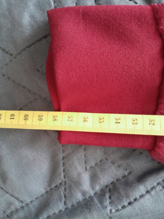 Дамска рокля с дантела и перли