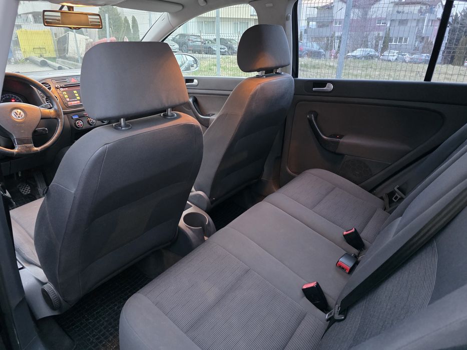 Vand Wolkswagen Golf Plus in stare Perfecta