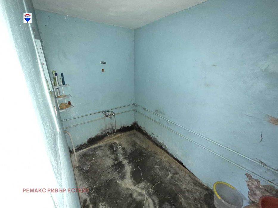 Селска къща с голям двор в с. Караманово