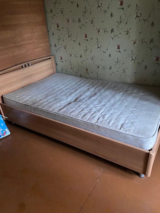 Кровать двуспальная