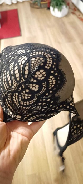 Sutien  cu dantela  Victoria's Secret, marime 32DD, 75 B