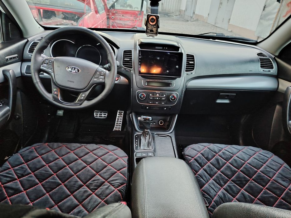 Kia sorento 2013 год
