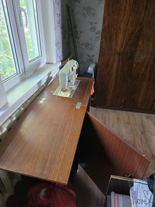 Продам швейную машину б/у