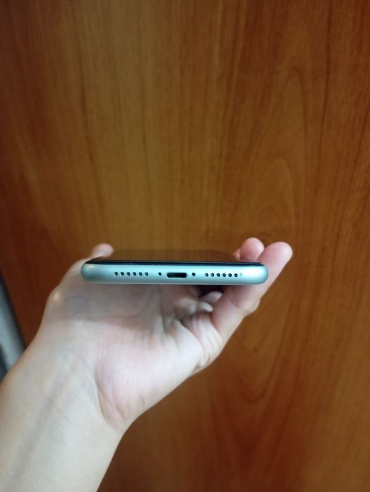 Iphone 11 64 gb.
