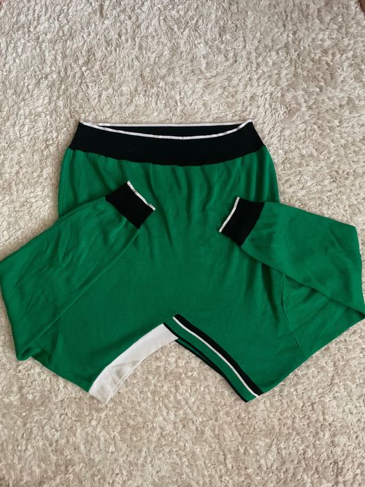 Блуза с изразено деколте с дълъг ръкав