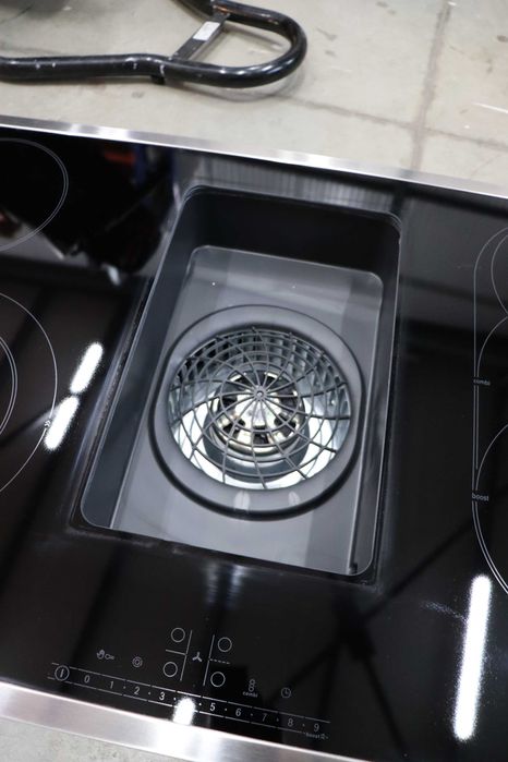 Bosch PKM845F11E Series 6 котлон за вграждане с вграден аспиратор,80см