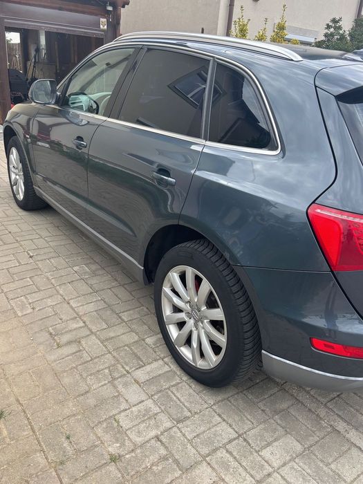 Audi Q5 (2009) – 7.700 € | Trapă, Piele Bej | Distribuție NOUĂ