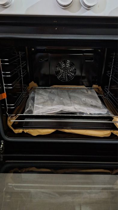 Продам газовую плиту