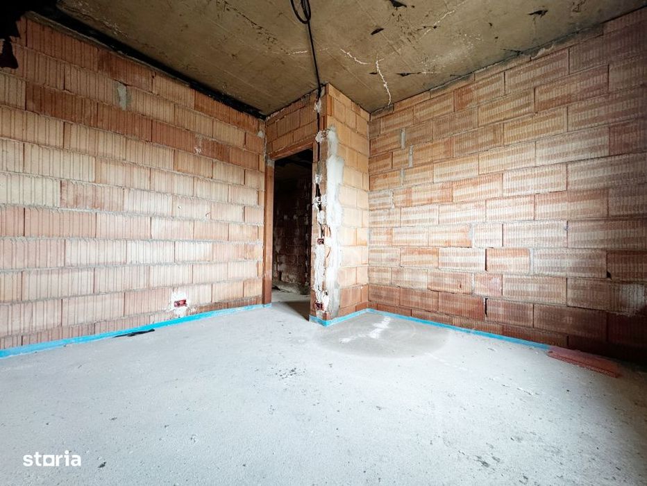Duplex despartit prin camera tehnica, 121mp utili,350mp teren -Mosnita