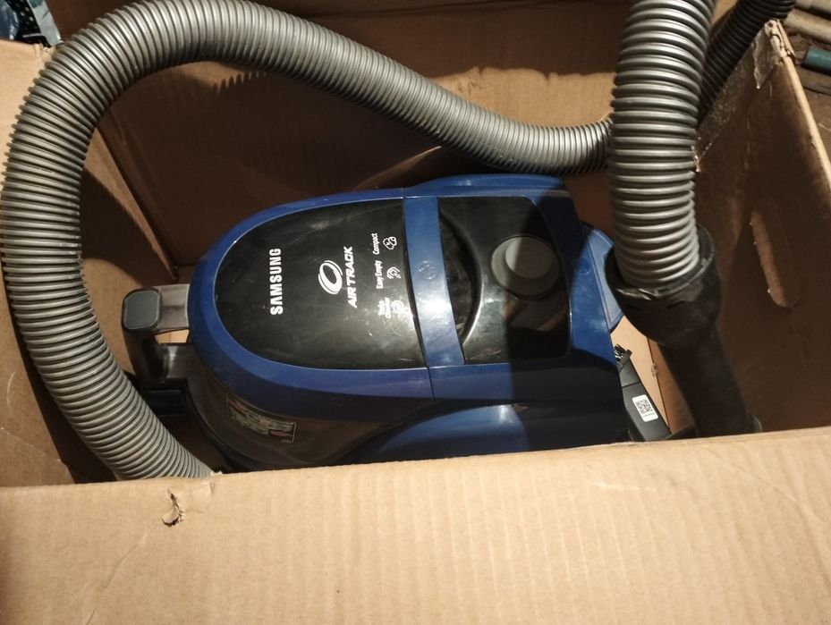 Отдам даром  пылесос
