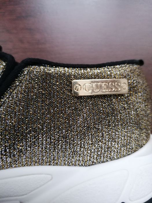 Adidasi dama Guess