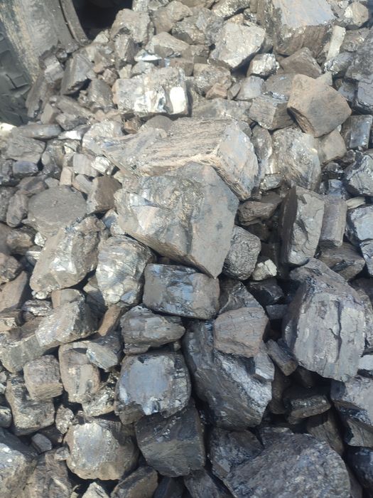 Угол дрова.    Көмір ағаш