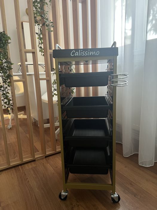 Vand mobilier coafor NOU( doar montat)