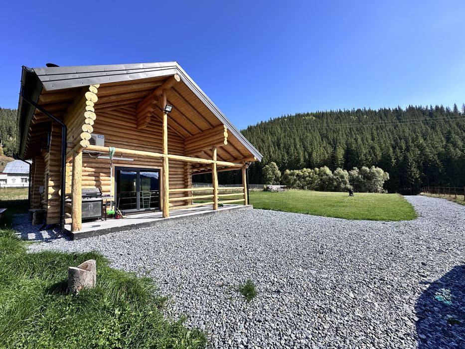 Casa vacanta/ Cabana din lemn rotund (busteni) Ciocanesti, jud. Suceava