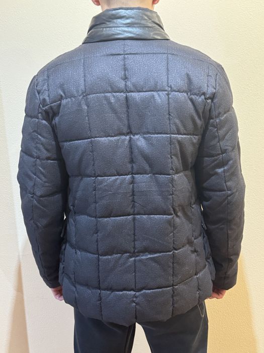 Чисто ново яке на Guess