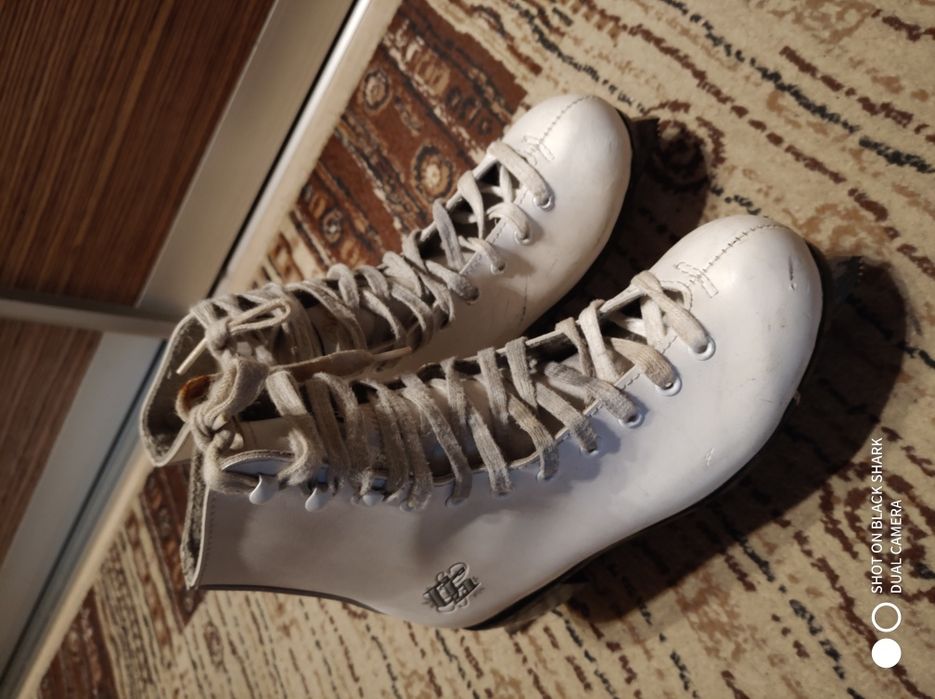 Коньки для девочки 33 размер фирма CS