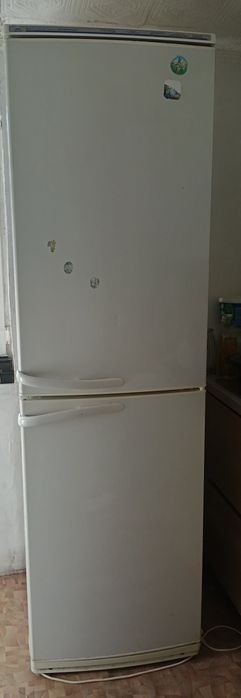 Холодильник большой