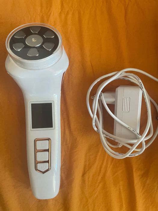 Мини HIFU 4 в 1 за лифтинг на лице и контуриране на тяло