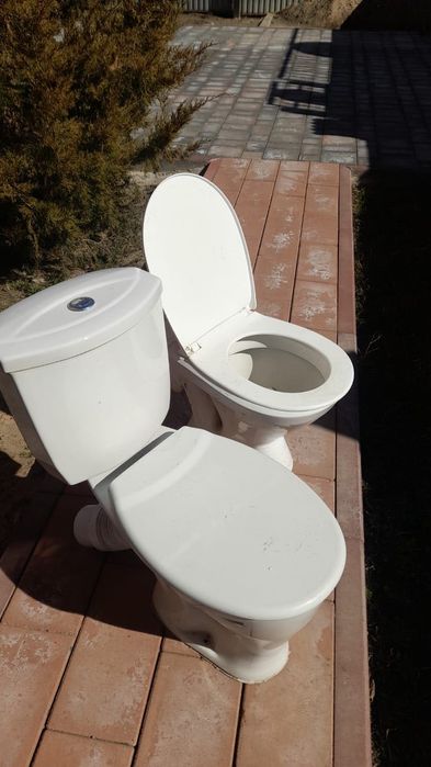 Продам новые унитазы