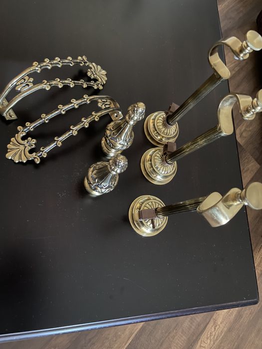 Кронштейны и держатели для штор