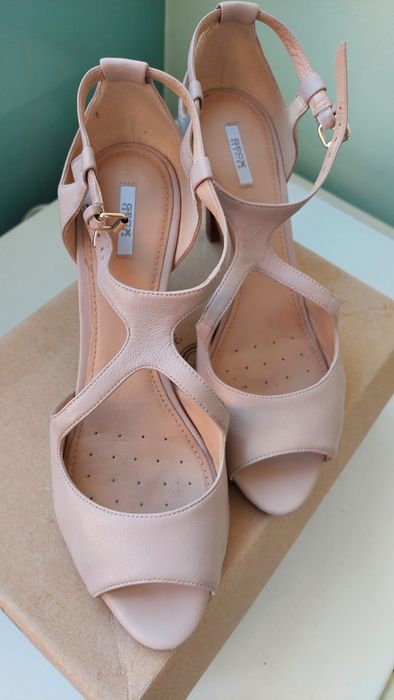 Обувь женская, туфли