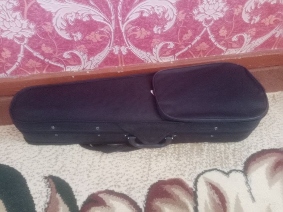 Skripka 1/4 Kaki nova ya odin god ispolzivali