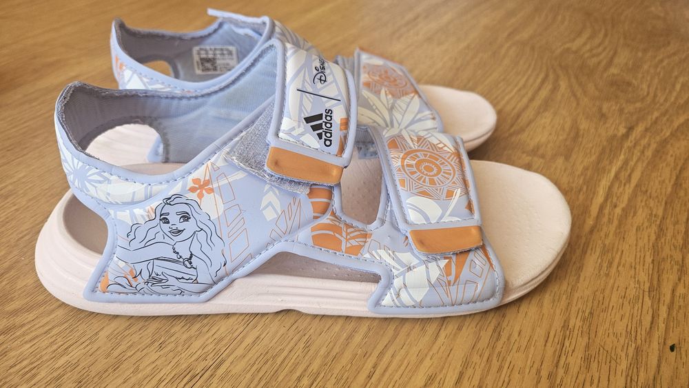 Сандали за момиче Calvin Klein и adidad