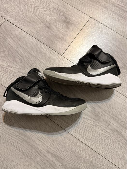 Nike 33 negru cu logo argintiu