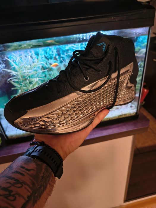 Vând adidas  Anthony Edwards 1