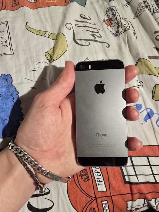 IPhone SE 1 [32gb] IOS 10.2.1 RAR