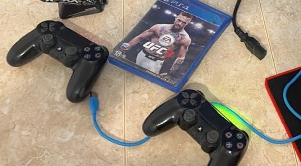 PlayStation 4 series 1Tb