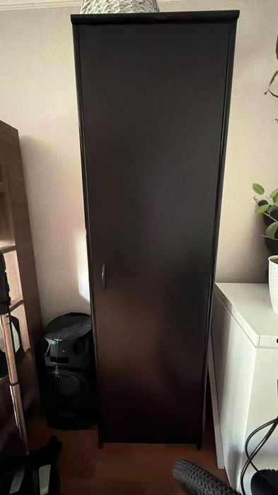 Продам детскую кровать и  шкаф