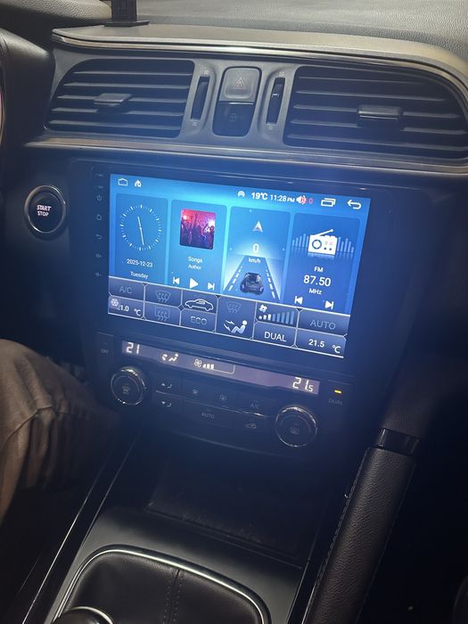 Vand si montez navigatii auto, camere marsarier, camere trafic