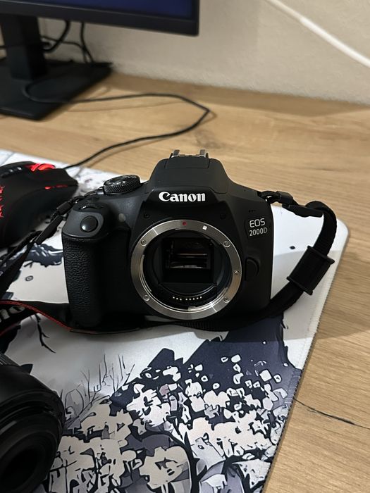 Фотоаппарат canon EOS 2000d