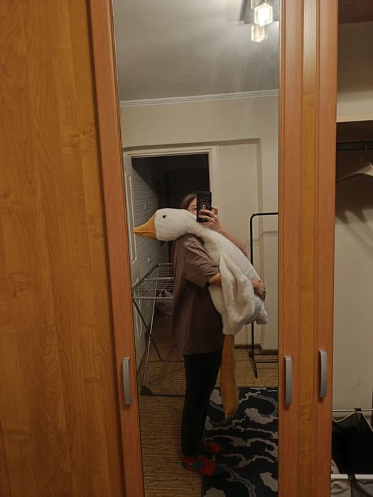 Игрушка гусь обнимусь