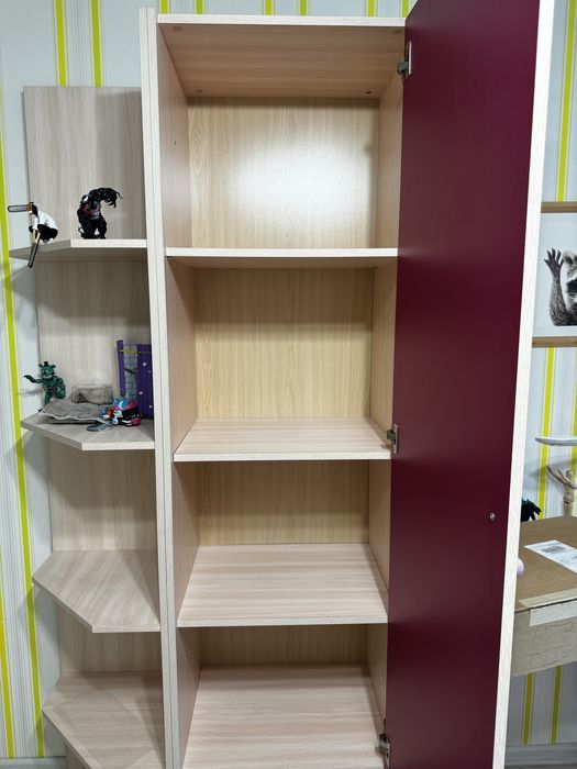 Шкаф и боковая полка